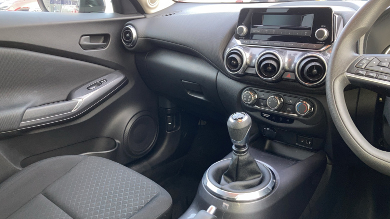 Nissan Juke 1.0 DiG-T 114 Visia 5dr Petrol Hatchback